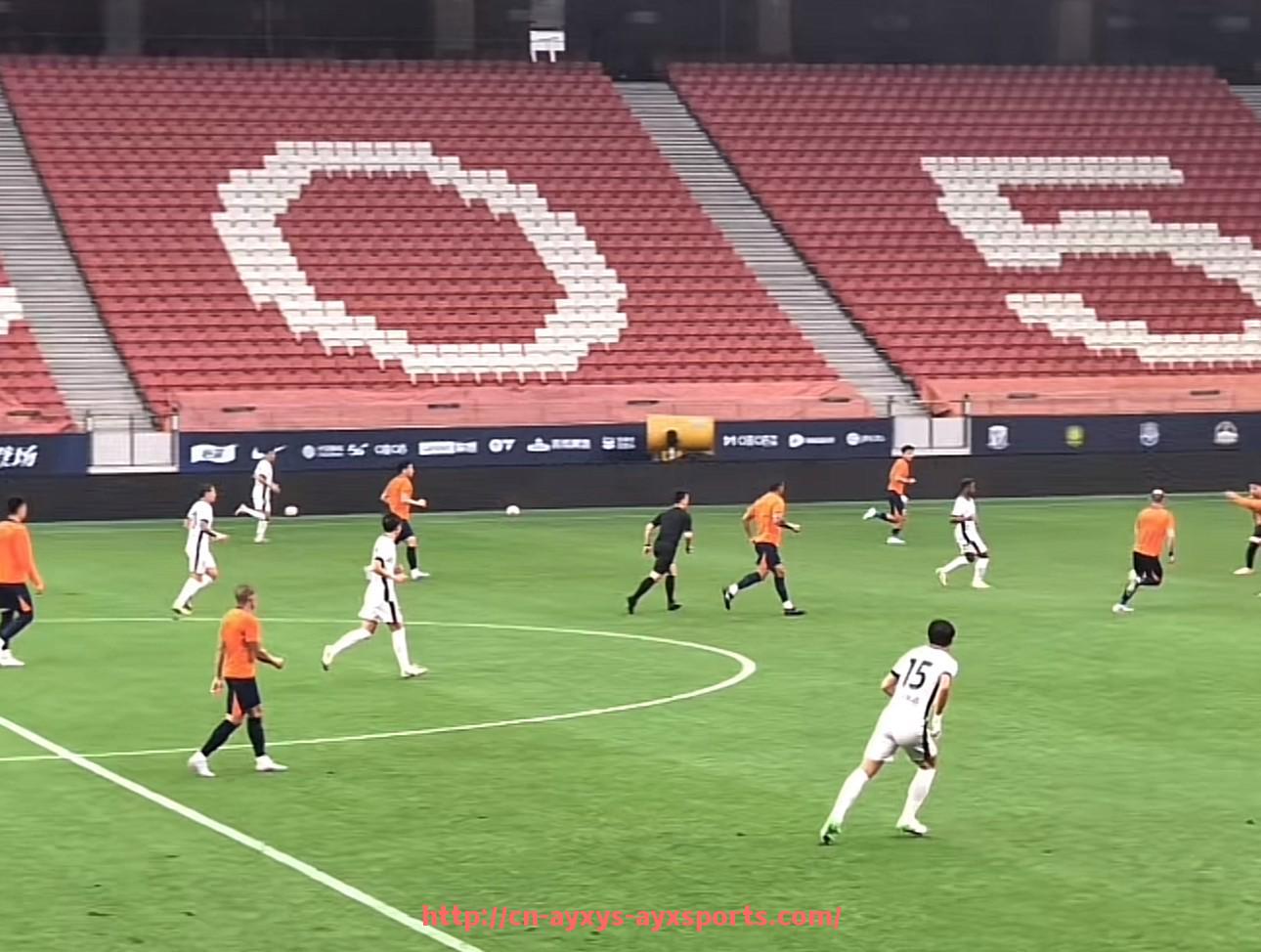 爱游戏体育-2025英超35岁以上现役球员盘点：经验老将的黄金余晖